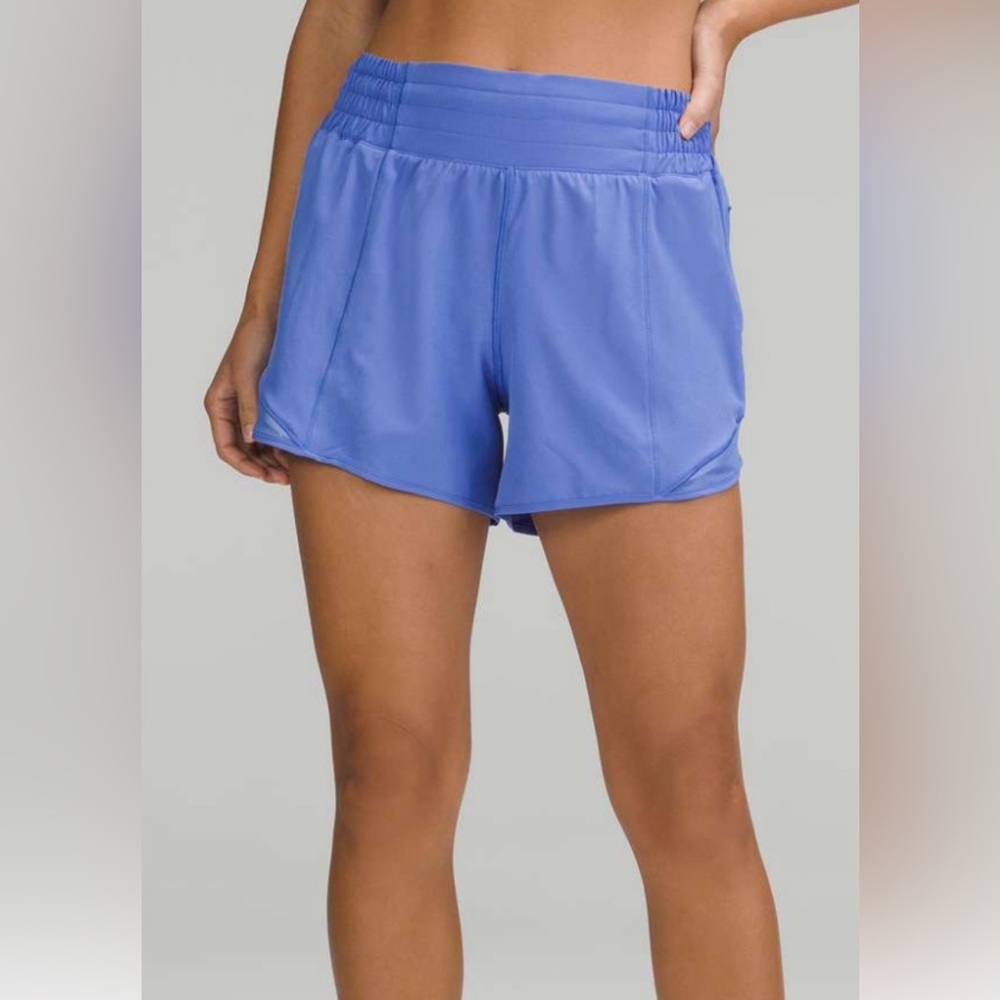 LULULEMON Hotty Hot High-Rise Lined Short 4"
Wild Indigo size 4